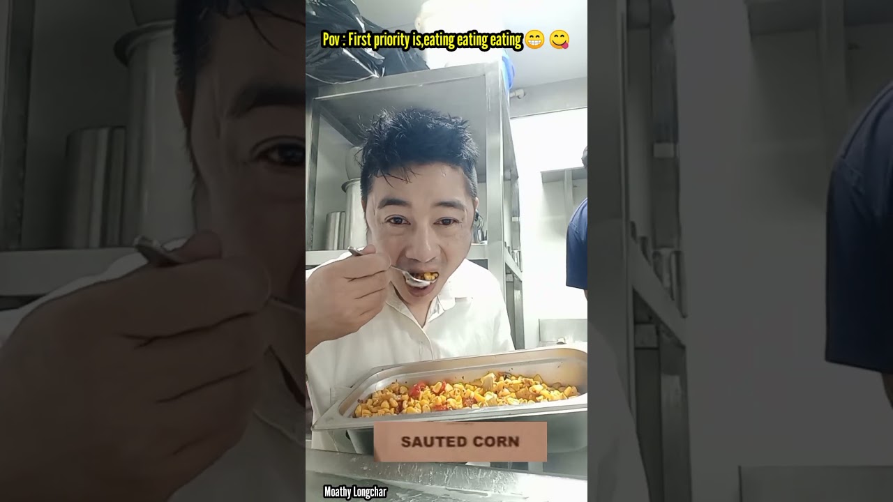 First priority is eating 😋#eating #eat #hotel #restaurant #cafevlog #cafemusic #india #jaipurcity