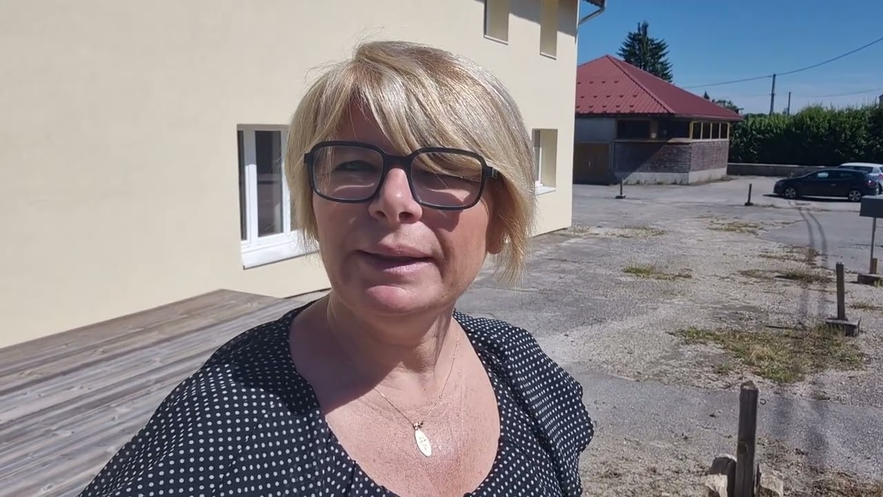 Grande maison Familiale avec possibilité de chambre d'hôtes. Ht JURA