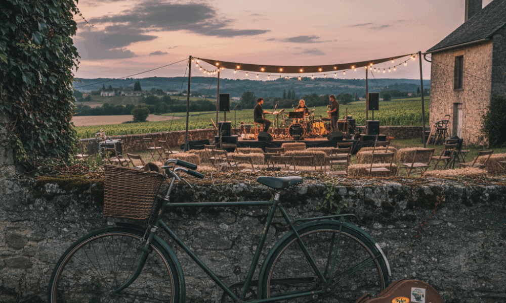 découvrez une interview mémorable de neil young à l'occasion de ses 80 ans, entre souvenirs, carrière et inspirations musicales.