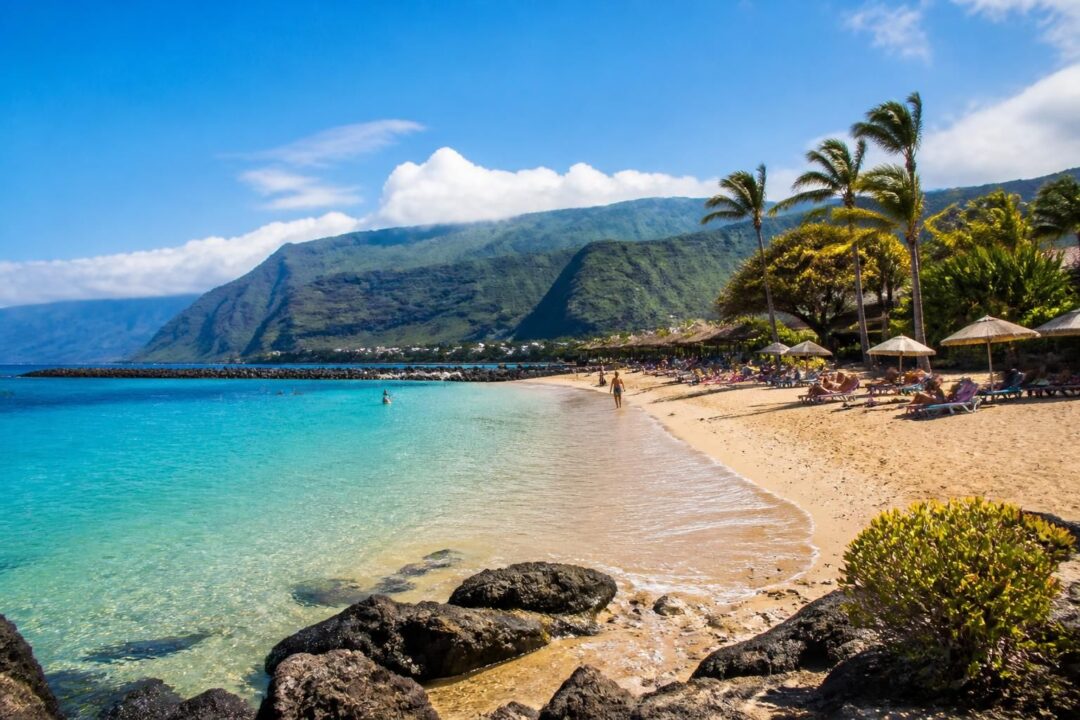 découvrez tout ce qu'il faut savoir sur les îles canaries avant votre voyage : conseils pratiques, attractions incontournables et informations utiles pour un séjour réussi.