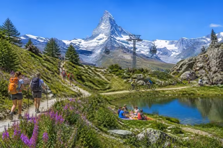 découvrez les meilleures activités à ne pas manquer à zermatt en été : randonnées, sports de montagne, gastronomie locale et panoramas à couper le souffle.