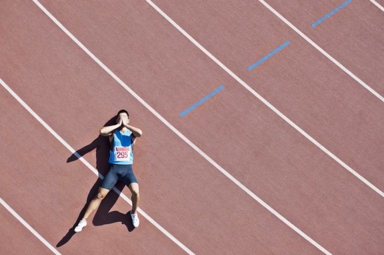 Léon Marchand : à quelle heure suivre la finale du 200m papillon ce samedi ? Découvrez son programme complet