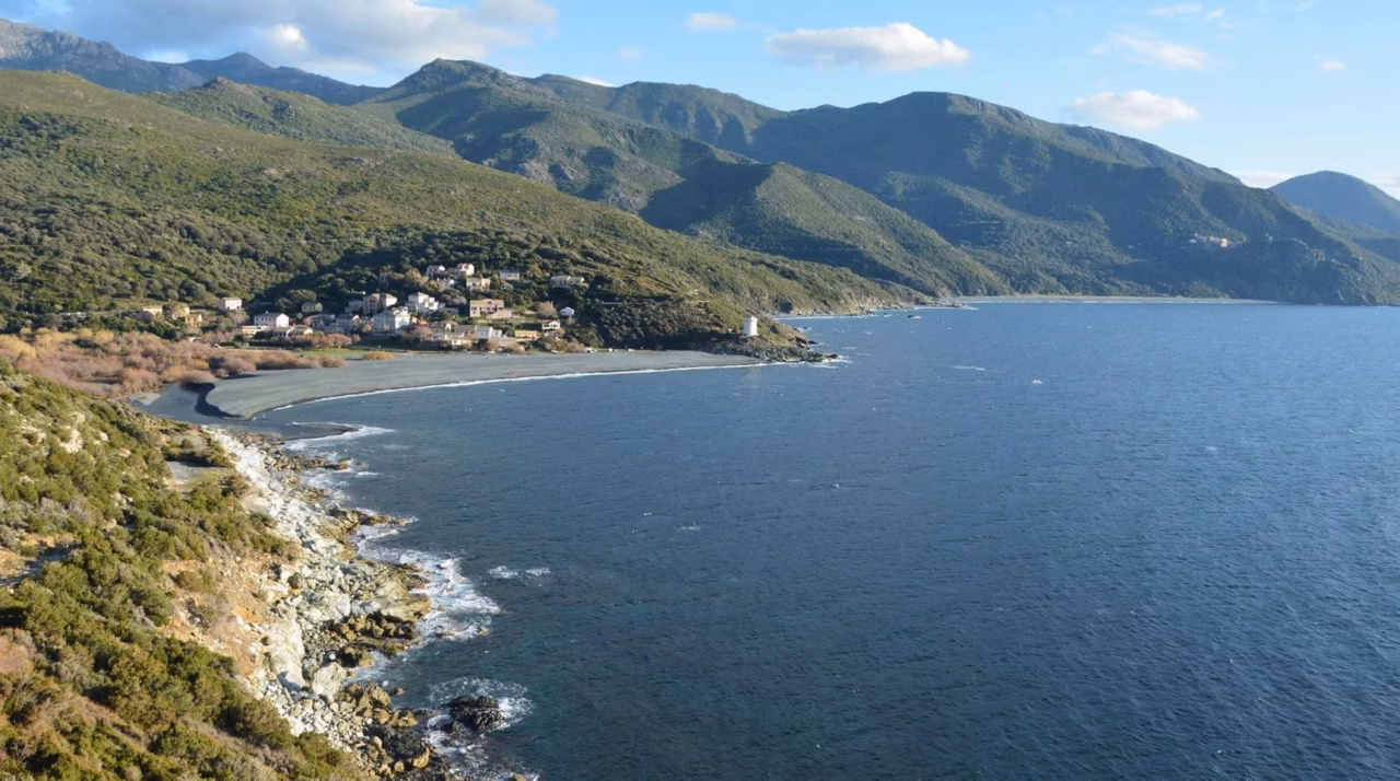 Location de van en Corse : notre guide pour bien choisir